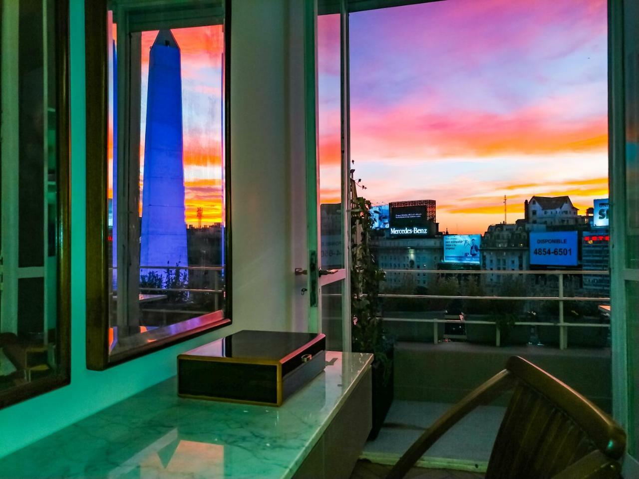Penthouse Frente Al Obelisco Con Terraza Buenos Aires Exterior photo